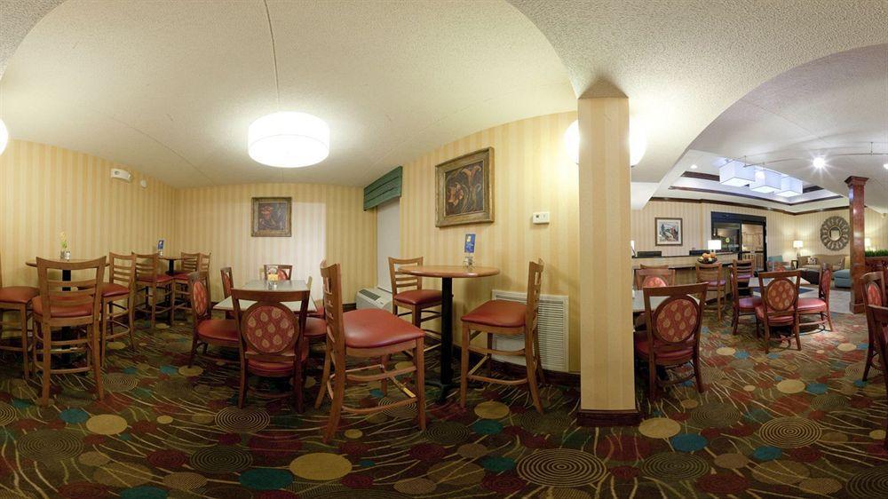 Holiday Inn Express Danville By Ihg Екстериор снимка