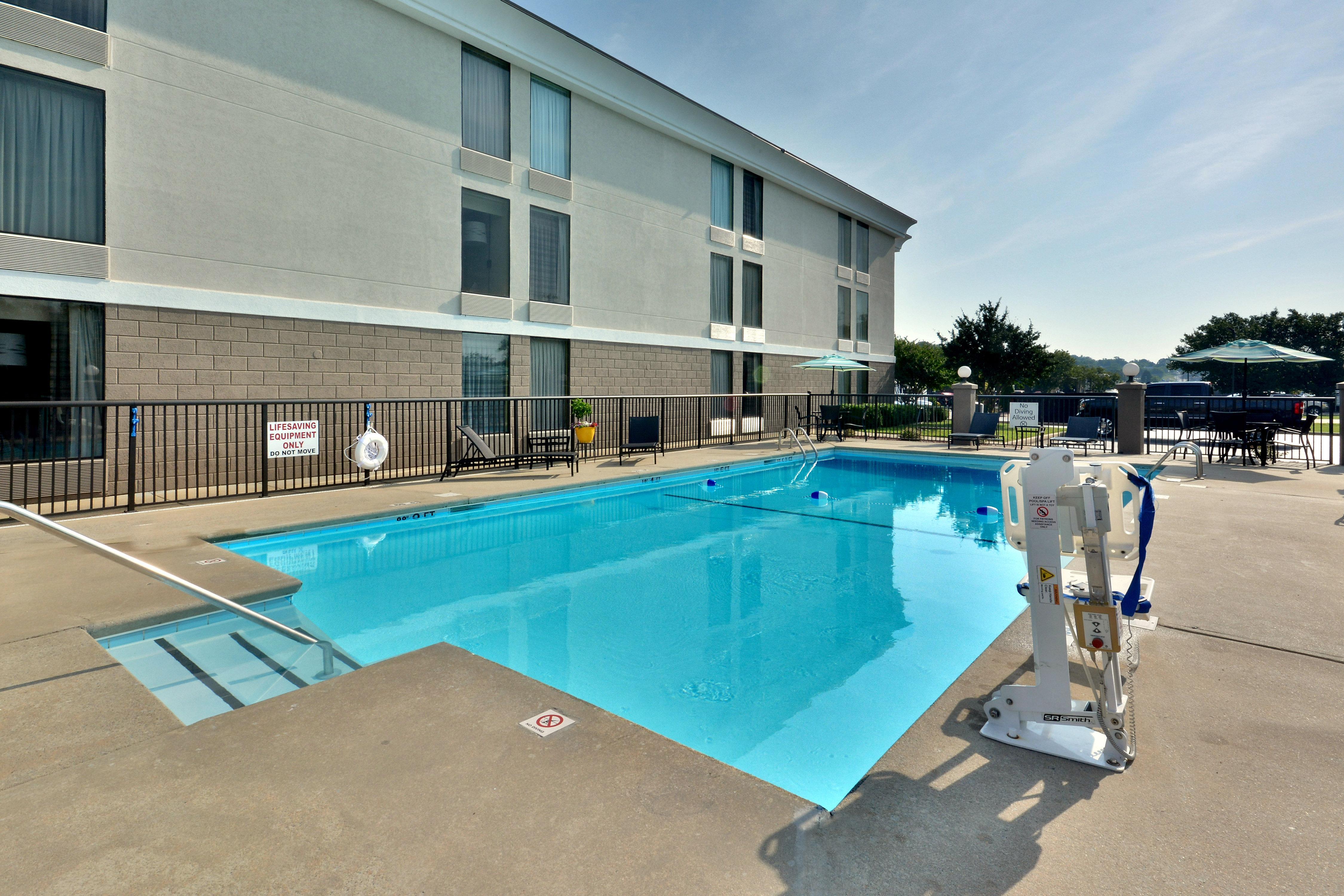Holiday Inn Express Danville By Ihg Екстериор снимка