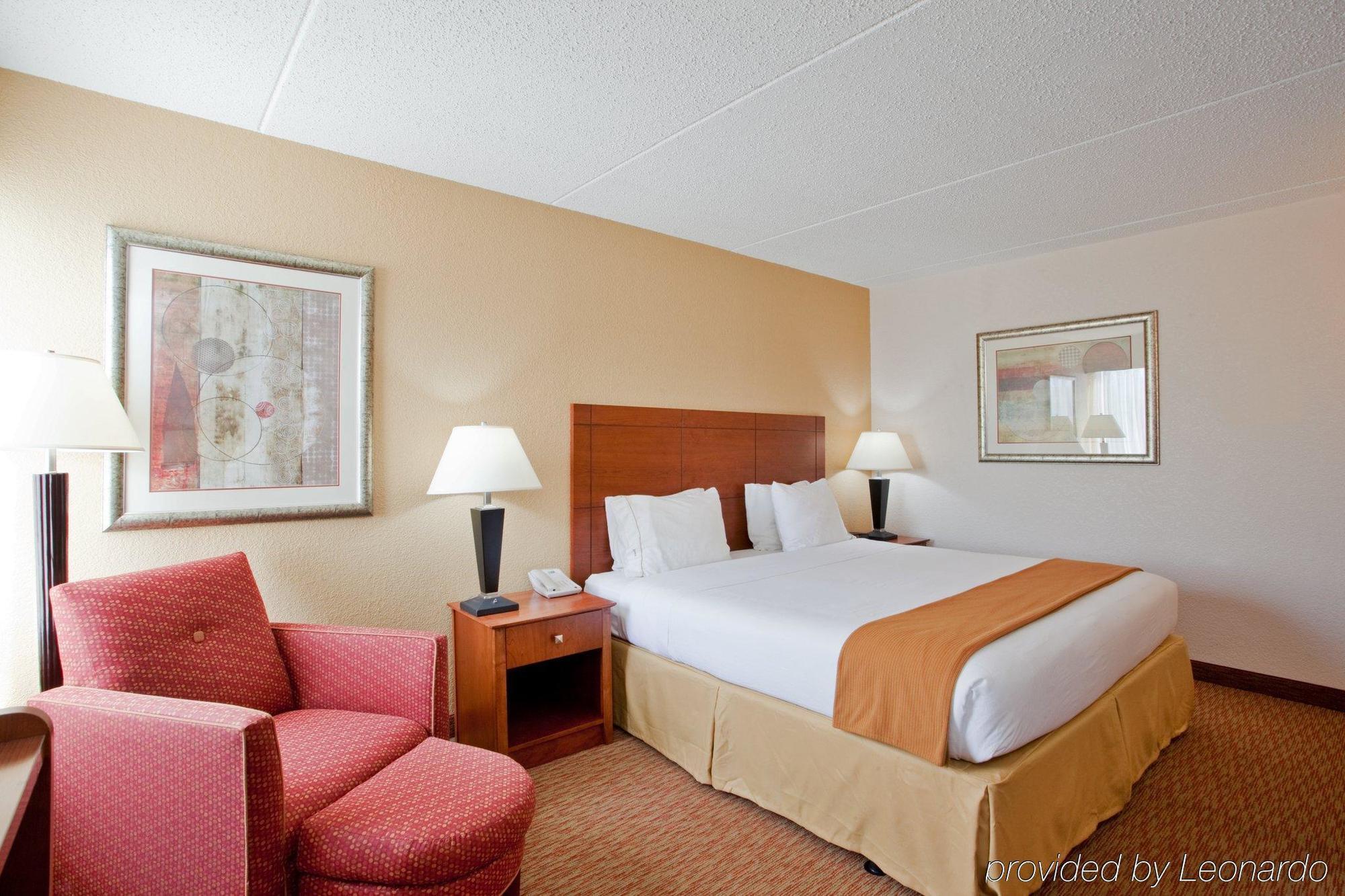 Holiday Inn Express Danville By Ihg Екстериор снимка